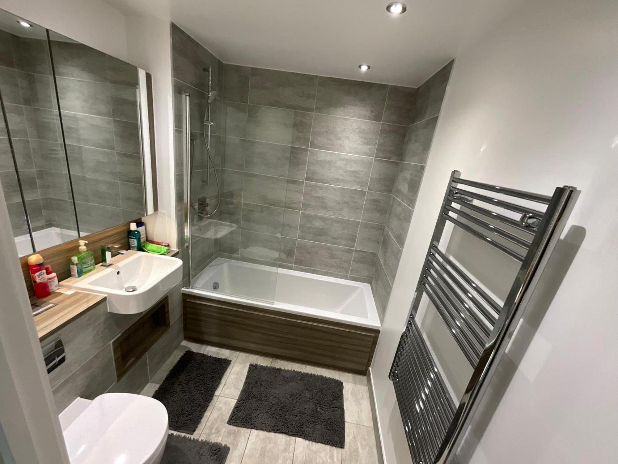 לונדון Deluxe Double Bed In Shared Apt Near Canary Wharf, City Airport & O2 Arena With Thames View מראה חיצוני תמונה