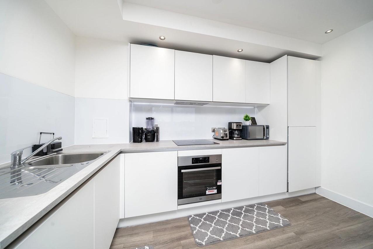 לונדון Deluxe Double Bed In Shared Apt Near Canary Wharf, City Airport & O2 Arena With Thames View מראה חיצוני תמונה