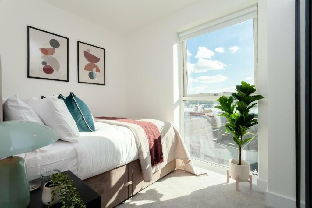 לונדון Deluxe Double Bed In Shared Apt Near Canary Wharf, City Airport & O2 Arena With Thames View מראה חיצוני תמונה